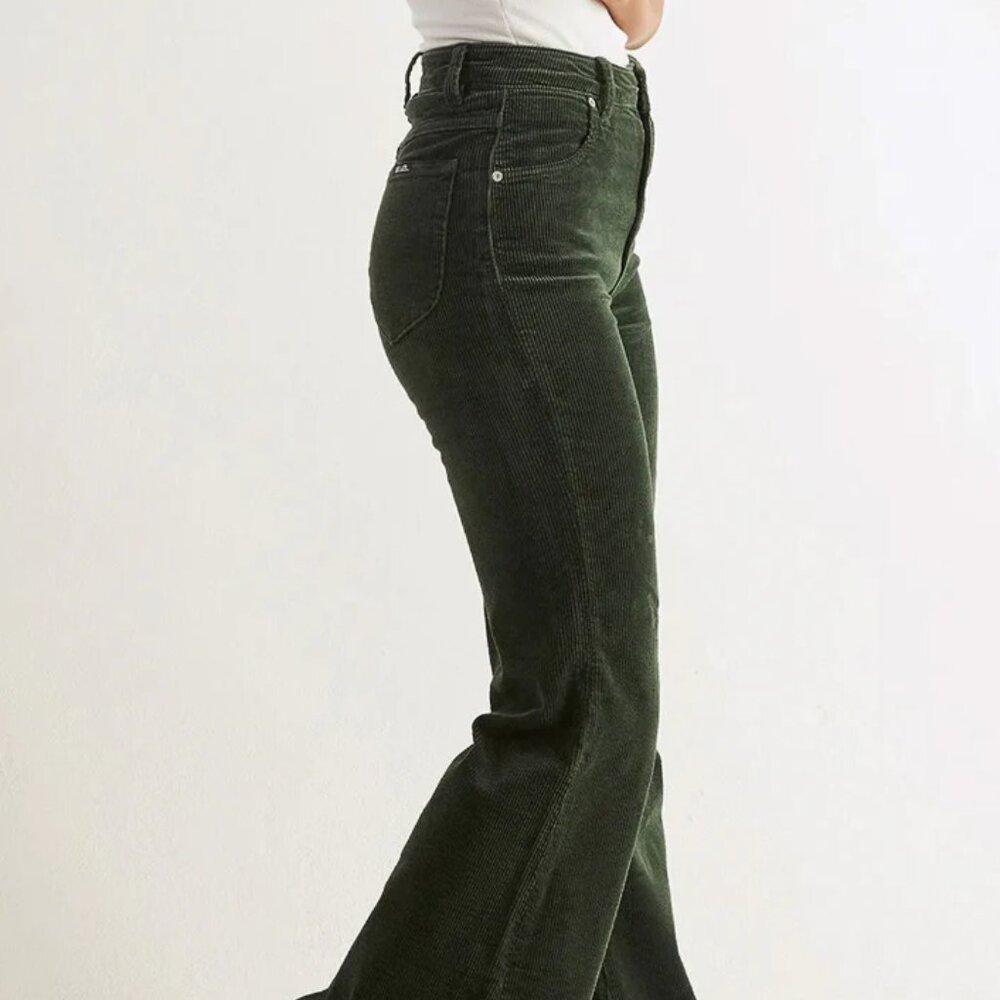 Rolla East Coast Flare Corduroy- Dark Green- 26 - Picture 3 of 10